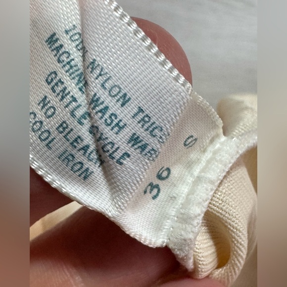 Vintage Kaiser Ivory Lace Trim Slip, size 36S - Picture 8 of 10